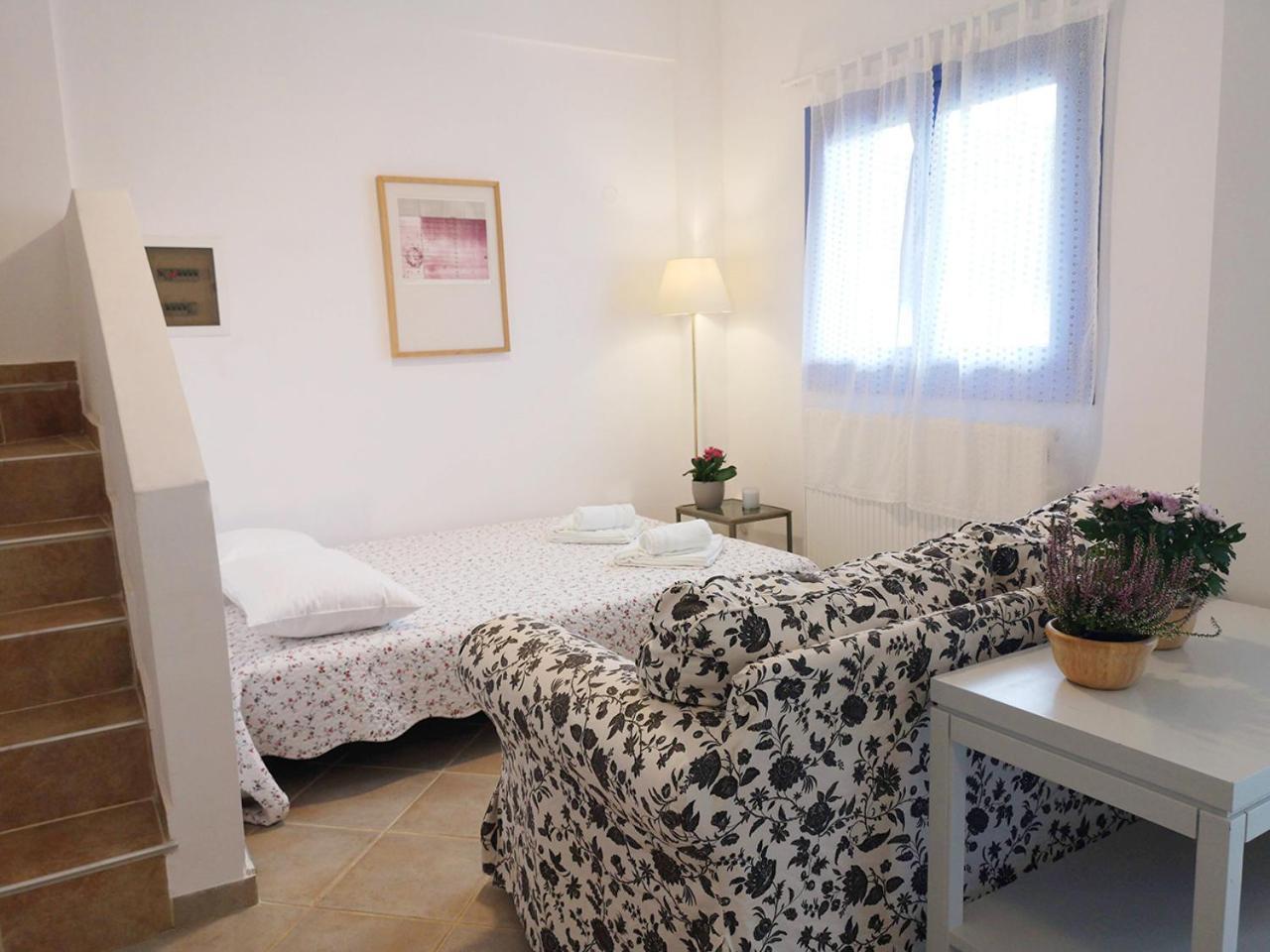 Olive Bay Hilltop Apartments 아몰리아니 객실 사진