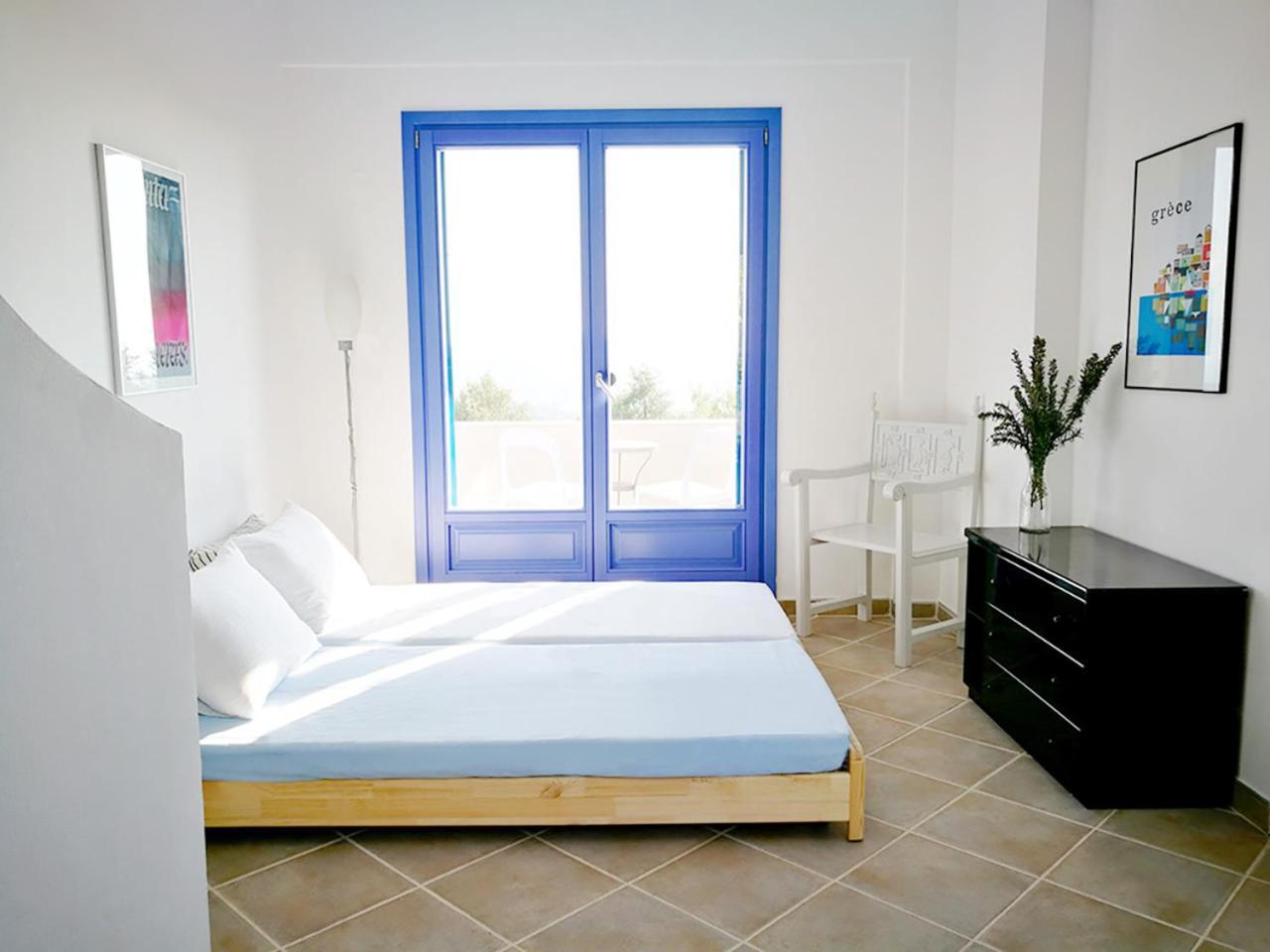 Olive Bay Hilltop Apartments 아몰리아니 객실 사진